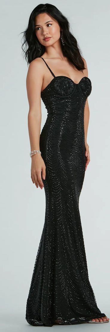 Turn heads at Prom 2025 in this black prom dress, where statement-making details meet the iconic style of the Emersyn Sweetheart Rhinestone Slim Formal Dress .