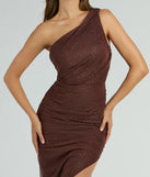 Make the big day unforgettable with the Yara One-Shoulder High Slit Glitter Mesh Formal Dress, a gorgeous brown bridesmaid dress that balances elegance and affordability.