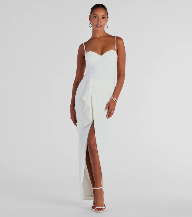 Step into milestone moments with the Darcie Sweetheart Ruffle Slim Crepe Formal Dress, a standout in white dresses perfect for birdal showers, Easter celebrations, and 2025 grad looks.