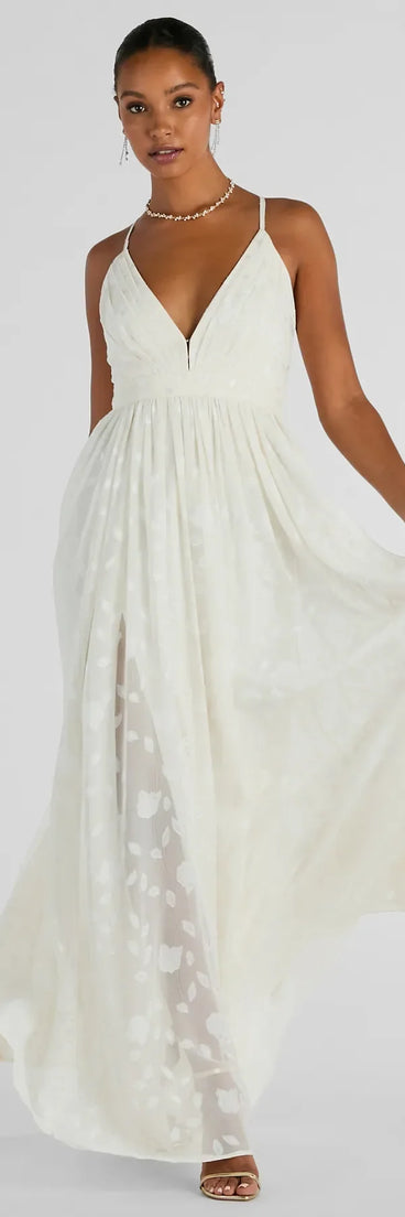 You'll look stunning in the Arya V-Neck Strappy A-Line Floral Chiffon Formal Dress, a ivory formal dress designed to create an effortless yet standout look as women's formal holiday attire, work party outfit, or NYE dress.