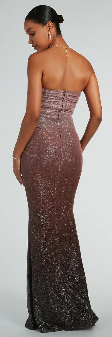 The Farrah Strapless Mermaid Glitter Ombre Formal Dress is an elegant brown formal dress in a rich seasonal color and with unique design accents that make dressing up for winter parties, holiday balls, or festive gatherings effortless!