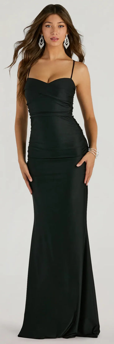 Turn heads at Prom 2025 in this black prom dress, where statement-making details meet the iconic style of the Maisie Sweetheart Ruched Mermaid Formal Dress .