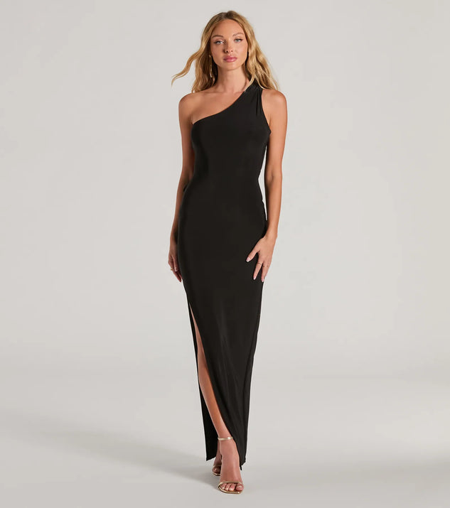 Turn heads at Prom 2025 in this black prom dress, where statement-making details meet the iconic style of the Lilianne One-Shoulder Strappy Back Slit Formal Dress .