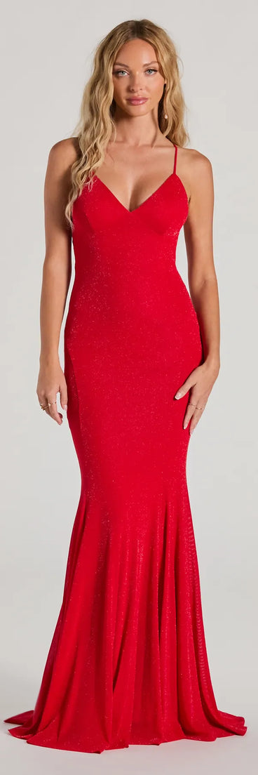 Turn heads at Prom 2025 in this red prom dress, where statement-making details meet the iconic style of the Ariyah Lace-Up Mermaid Glitter Mesh Formal Dress .