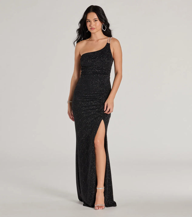 Turn heads at Prom 2025 in this black prom dress, where statement-making details meet the iconic style of the Gracie One-Shoulder Glitter Column Dress .