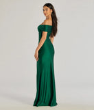 The Steff Off-The-Shoulder Mermaid Slit Formal Dress in hunter is a stunning green prom dress designed to capture attention with its fresh or bold color and effortlessly stylish silhouette.
