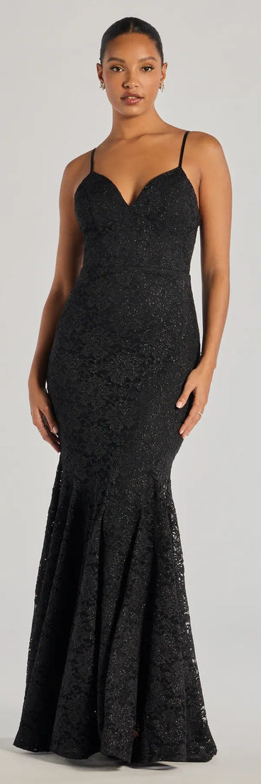 Turn heads at Prom 2025 in this black prom dress, where statement-making details meet the iconic style of the Arna Low Back Mermaid Lace Formal Dress .