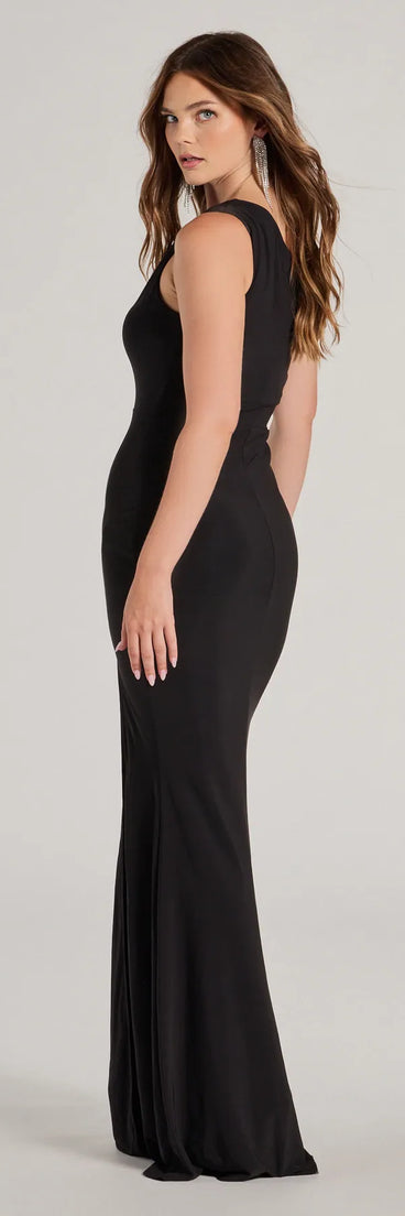 Revamp your 2025 wardrobe with this chic addition, the Esmé One-Shoulder High Slit Mermaid Dress in black, perfect for elevating your style in the new year.