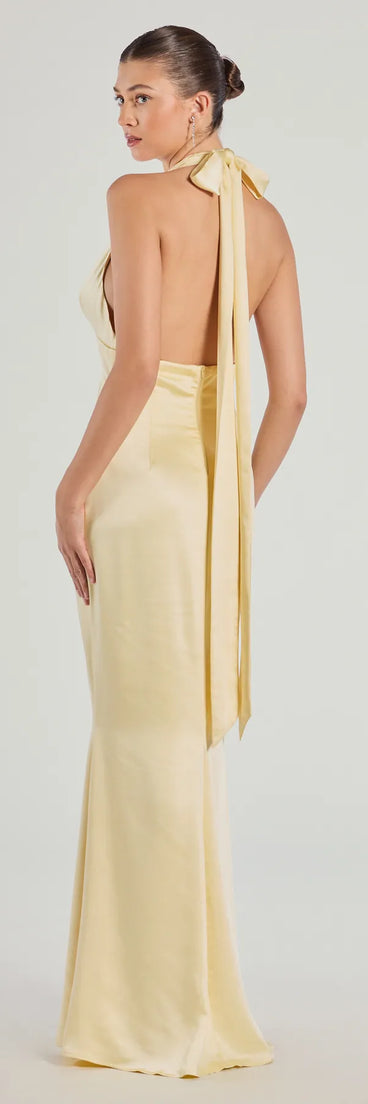 Style your seasonal looks with the Erika Halter Satin Column Formal Dress, a trend-right, yellow fall dress designed for any plan on your calendar with new and unqiue details.