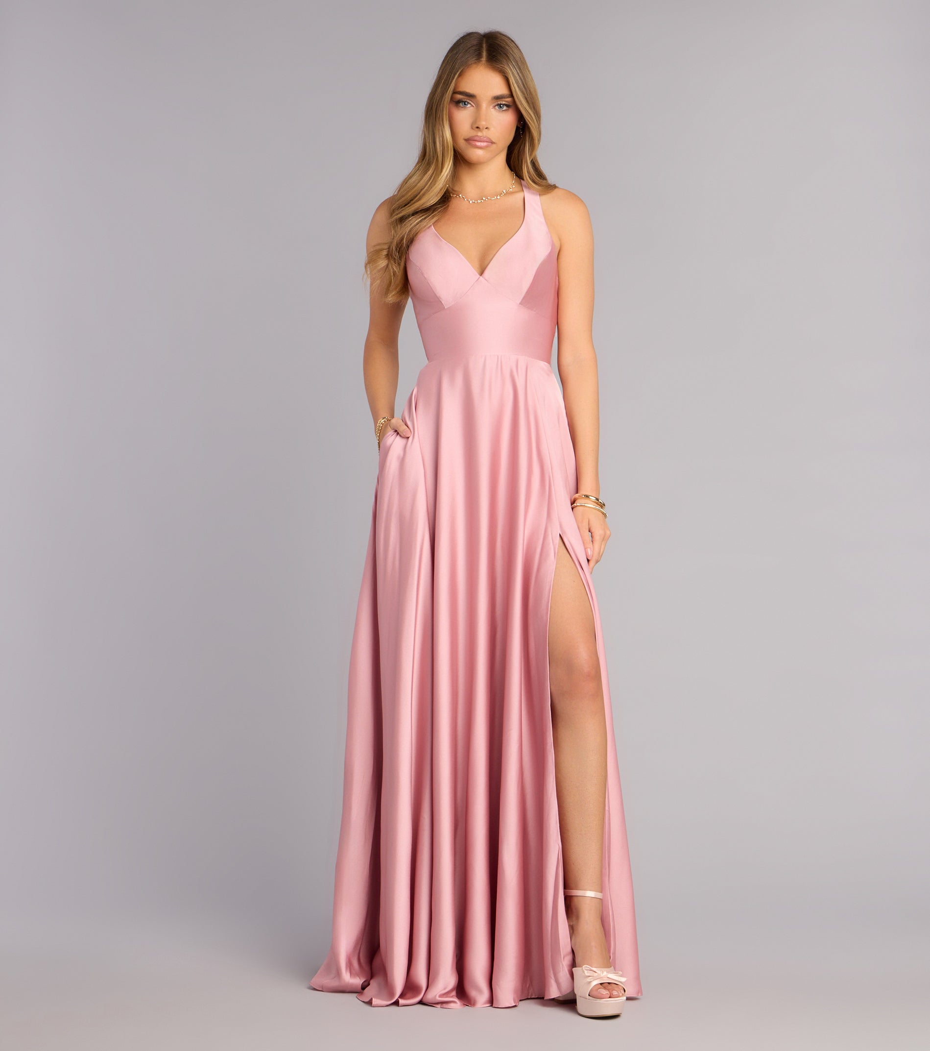プリンセスローズマントルピース Abbey Lace-Up Slit A-Line Satin Formal Dress | Windsor