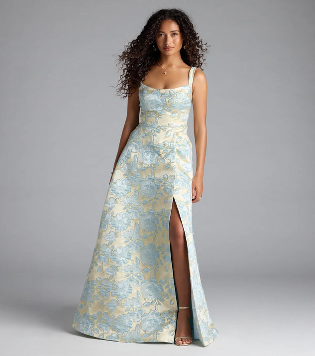 Turn heads at Prom 2025 in this blue prom dress, where statement-making details meet the iconic style of the Lulabelle Lace-Up Slit A-Line Formal Dress.