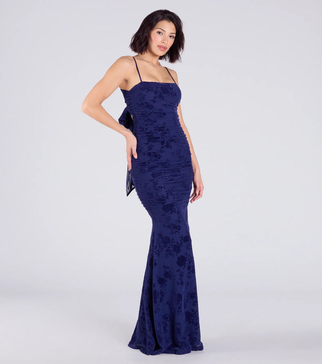 Make a bold statement in the Jaymie Tie-Back Floral Velvet Mermaid Formal Dress in navy blue, the perfect spring dress for weddings, cocktail hours, nights out, and/or seasonal celebrations.