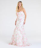 Step into milestone moments with the Robin Strapless Lace-Up Floral Mermaid Formal Dress, a standout in ivory dresses perfect for birdal showers, Easter celebrations, and 2025 grad looks.