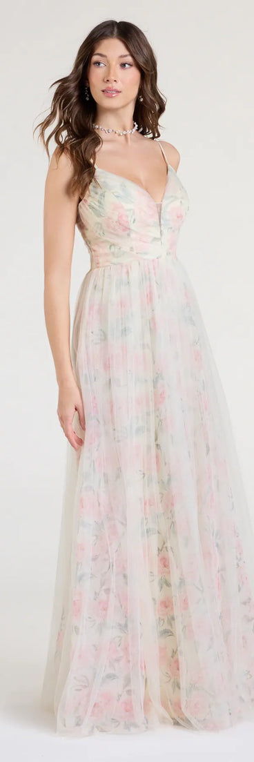 Step into milestone moments with the Samaria Sweetheart A-Line Floral Lace Tulle Formal Dress, a standout in ivory dresses perfect for birdal showers, Easter celebrations, and 2025 grad looks.