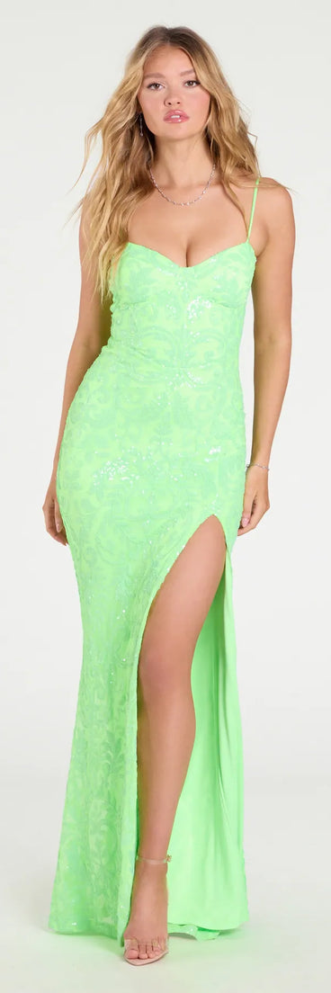 Make the big day unforgettable with the Ebony Sequin Corset Slit Mermaid Dress, a gorgeous lime green bridesmaid dress that balances elegance and affordability.