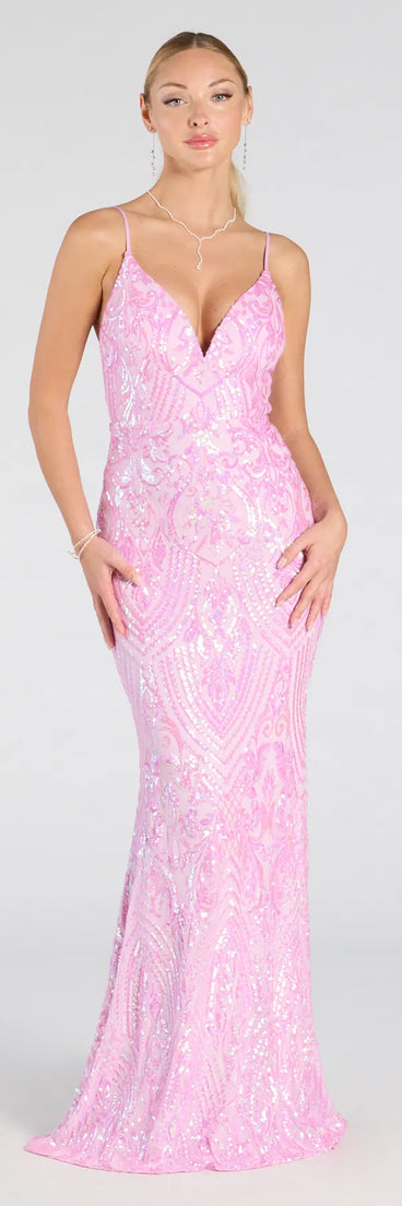 Make the big day unforgettable with the Kensie V-Neck Mermaid Sequin Formal Dress, a gorgeous lavender bridesmaid dress that balances elegance and affordability.