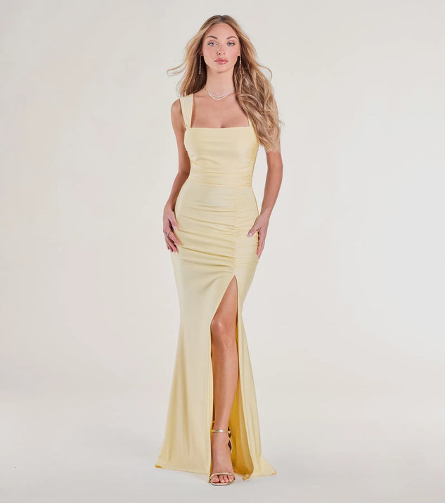 Own every entrance in the Irene Open Back Slit Column Formal Dress, a yellow party dress perfect for milestone birthdays and grad parties, or dancing through summer nights and unforgettable bachelorette celebrations.
