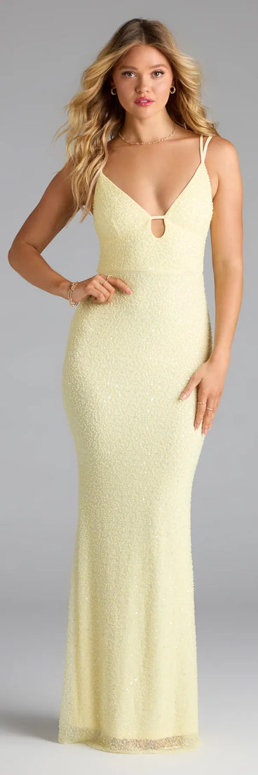 Feel ready for every dance floor moment or feed-worthy reel in the Capriana V-Neck Mermaid Bead Sequin Formal Dress, a yellow homecoming dress designed to own your moment.