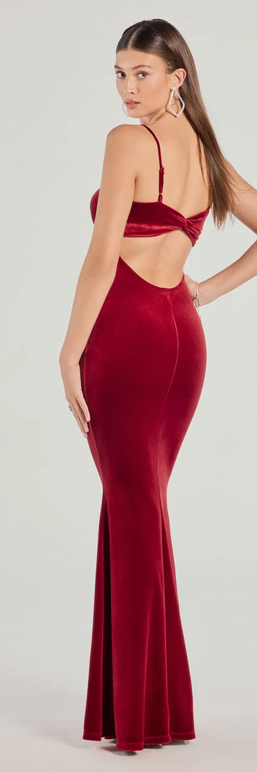 Make a statement in the Katie Open Back Mermaid Velvet Formal Dress, a bold red prom dress designed to exude confidence, elegance, and a striking prom-night look.