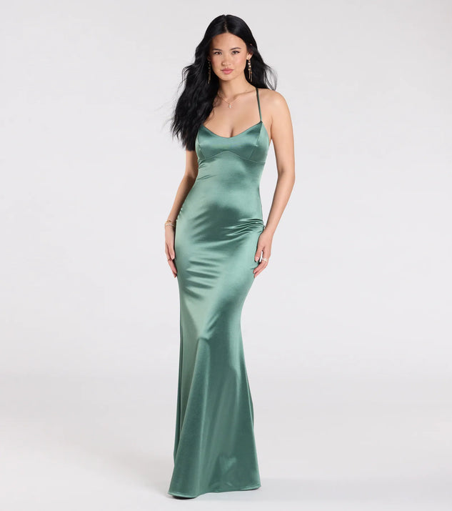Make a bold statement in the Emmie Lace-Up Mermaid Satin Formal Dress in sage green, the perfect green dress for weddings, cocktail hours, nights out, and/or seasonal celebrations.