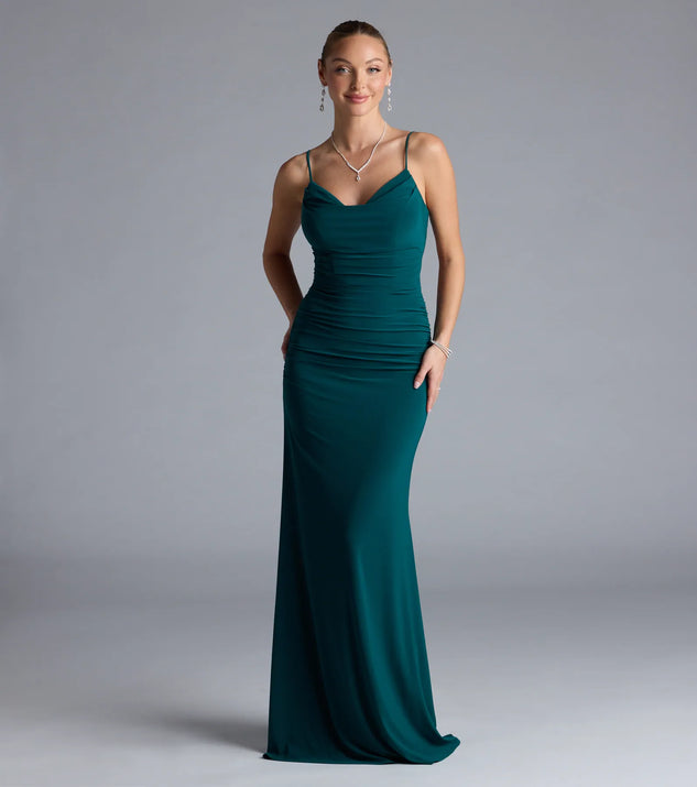 Turn heads at Prom 2025 in this hunter green prom dress, where statement-making details meet the iconic style of the Edna Open Back Mermaid Formal Dress.
