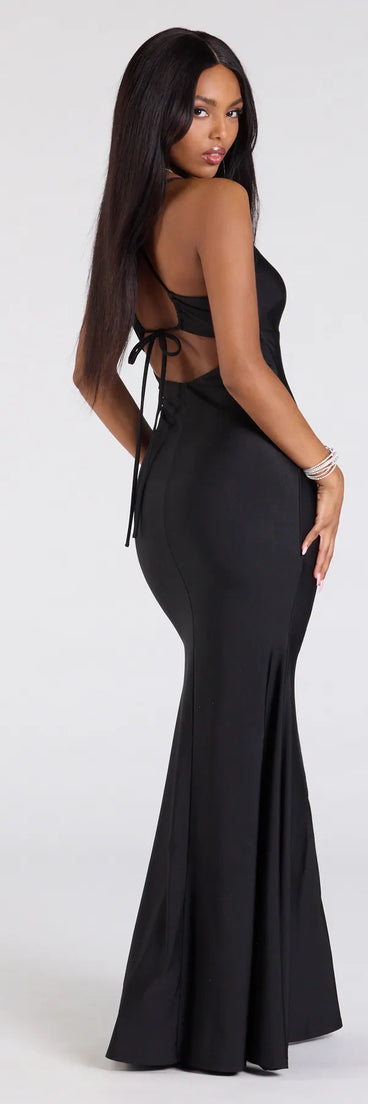 Make the big day unforgettable with the Mindy Strappy Back Mermaid Formal Dress, a gorgeous black bridesmaid dress that balances elegance and affordability.
