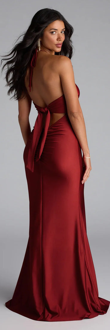 Own the spotlight in the Becky V-Neck Tie-Back Slit Mermaid Dress, a rust formal dress crafted to deliver luxe style for autumn weddings, Military Balls, or any special event.