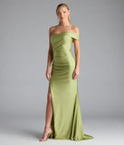 Turn heads at Prom 2025 in this sage green prom dress, where statement-making details meet the iconic style of the Mona Off-Shoulder Slit Mermaid Formal Dress.