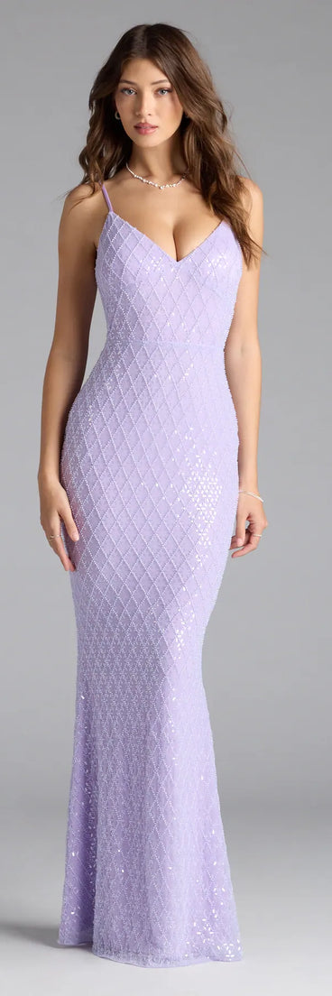 Add royal flair with the Kaylie V-Neck Bodycon Sequin Bead Formal Dress in lavender, a viral-worthy pick from the purple homecoming dress collection made to light up your HOCO feed.
