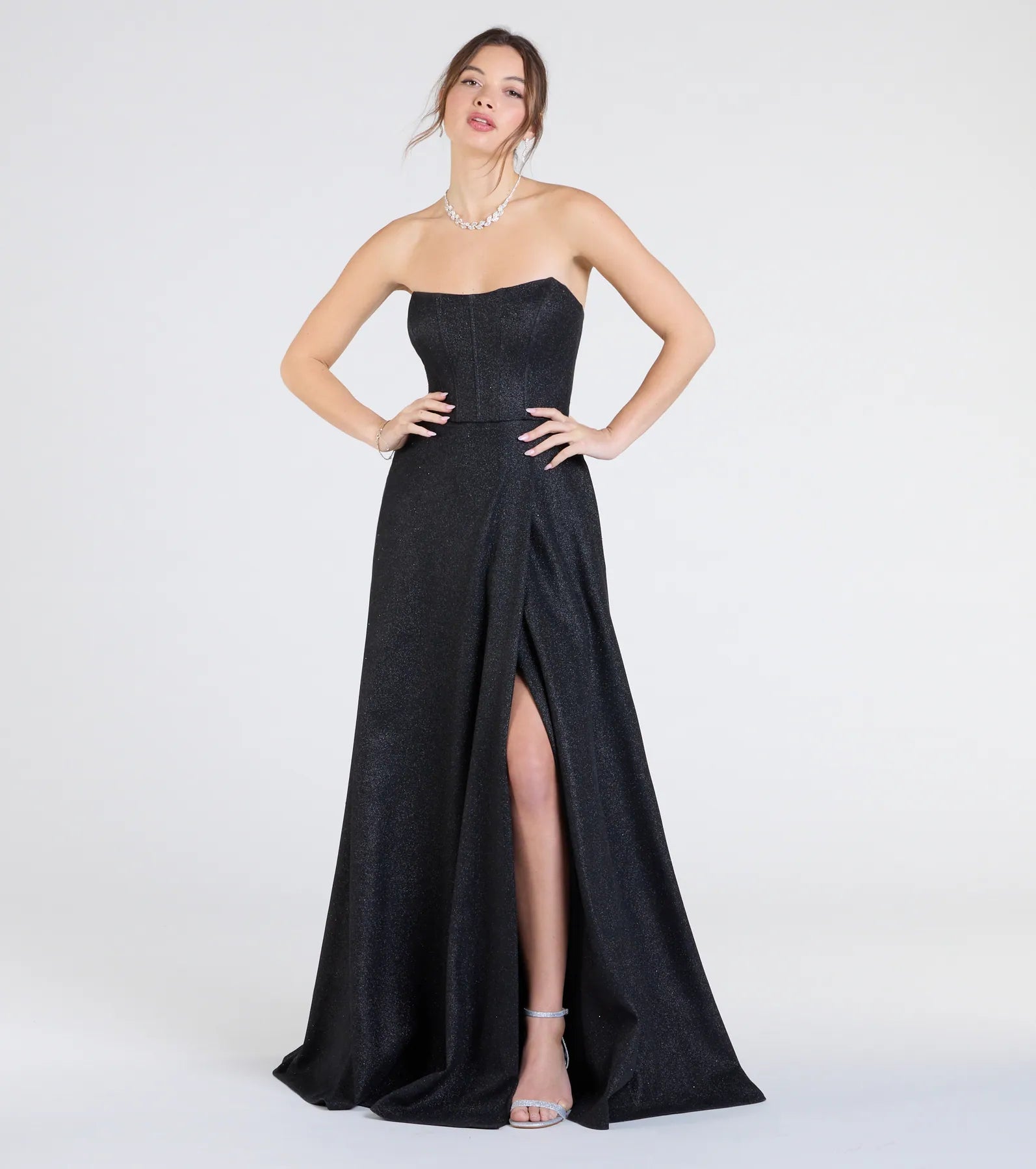 パーティードレス Caitlyn Strapless Embellished-Bodice Gown BCBGMAXAZRIA Caitlyn Strapless Embellished-Bodice Gown