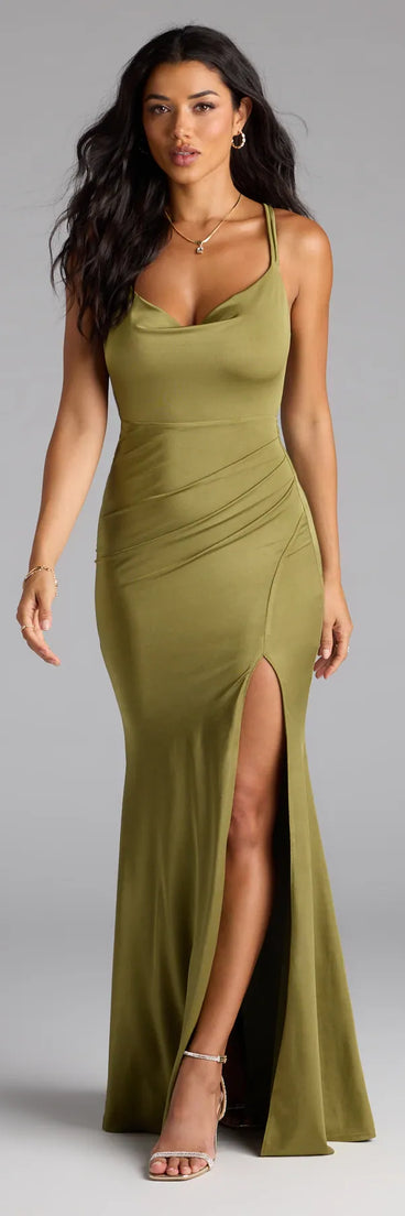 The Fabienne Open Back Slit Mermaid Formal Dress is your new go-to olive green dress—effortless, versatile, and made to update your fall style in seconds.