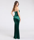 Make a bold statement in the Lilyana Sweetheart Slit Satin Formal Dress in hunter green, the perfect green dress for weddings, cocktail hours, nights out, and/or seasonal celebrations.