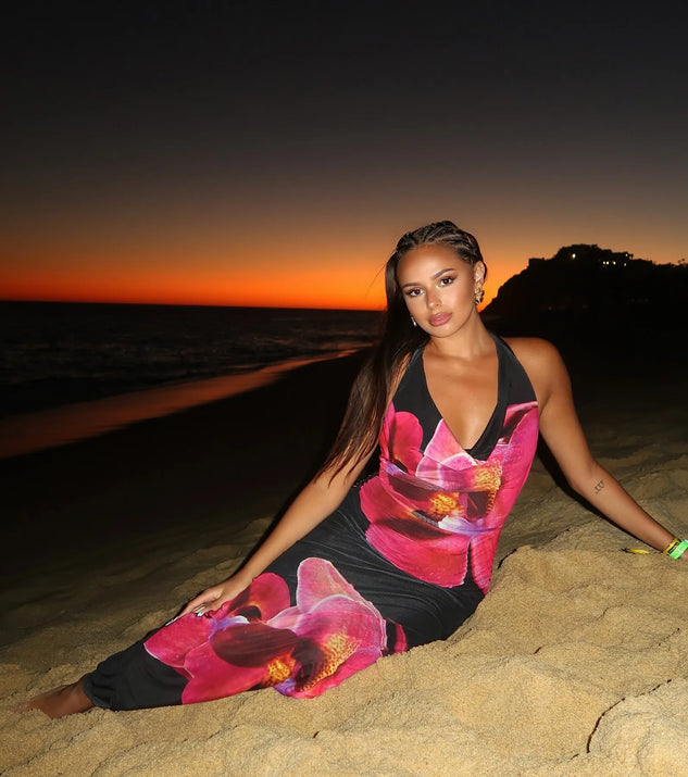 The Alluring Vibe Floral Mesh Bodycon Maxi Dress is a flowy, black maxi dress that moves with you from sunny days to elevated nights in effortless style.