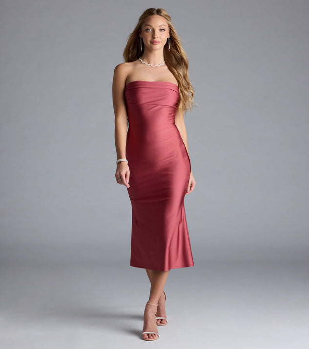 With its mid-calf hem and popular flattering fit, the Keep Knit It Sleek Midi Dress in mauve nails the balance of trend and ease, redefining go-to midi dresses for any occasion.