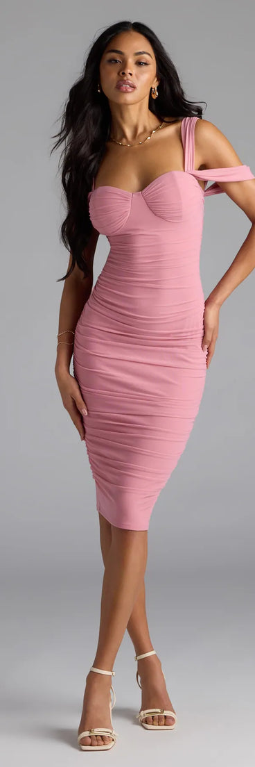 Feel instantly put-together in the Looking Fab Cold-Shoulder Ruched Bodycon Midi Dress in pink, a stylish wedding guest dress designed for confident style and all-out celebration.