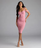 Feel instantly put-together in the Looking Fab Cold-Shoulder Ruched Bodycon Midi Dress in pink, a summer wedding guest dress designed for confident style and all-out celebration.