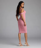 Step into summer looking effortlessly chic in the Looking Fab Cold-Shoulder Ruched Bodycon Midi Dress in pink, a must-have Windsor dress for your warm-weather wardrobe.