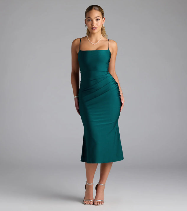Step into summer looking effortlessly chic in the Best Behavior Sleeveless Midi Dress in hunter green, a must-have Windsor dress for your warm-weather wardrobe.