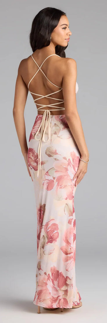 Soak up the season in the Romantic Flair Floral Lace-Up Maxi Dress, a natural sundress styled for easy days, outdoor plans, and everything in between.