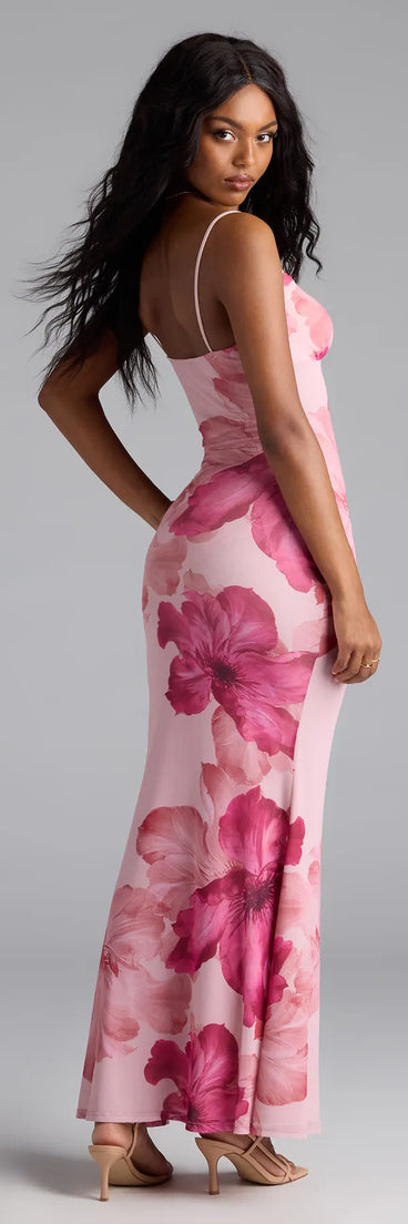 Soak up the season in the Vacay Muse Floral Mesh Maxi Dress, a pink sundress styled for easy days, outdoor plans, and everything in between.