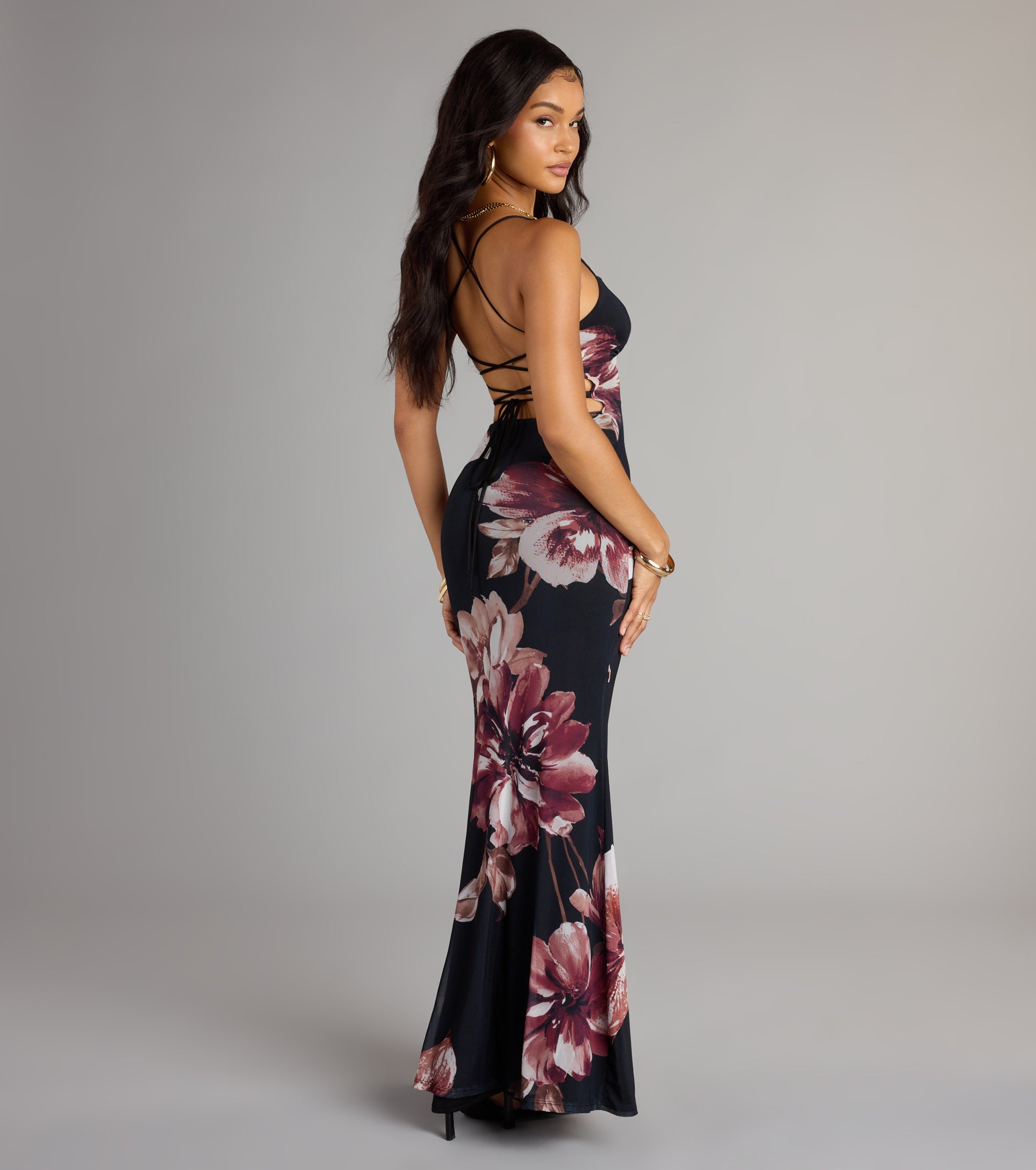 Flirty Twist Floral Lace-Up Maxi Dress | Windsor