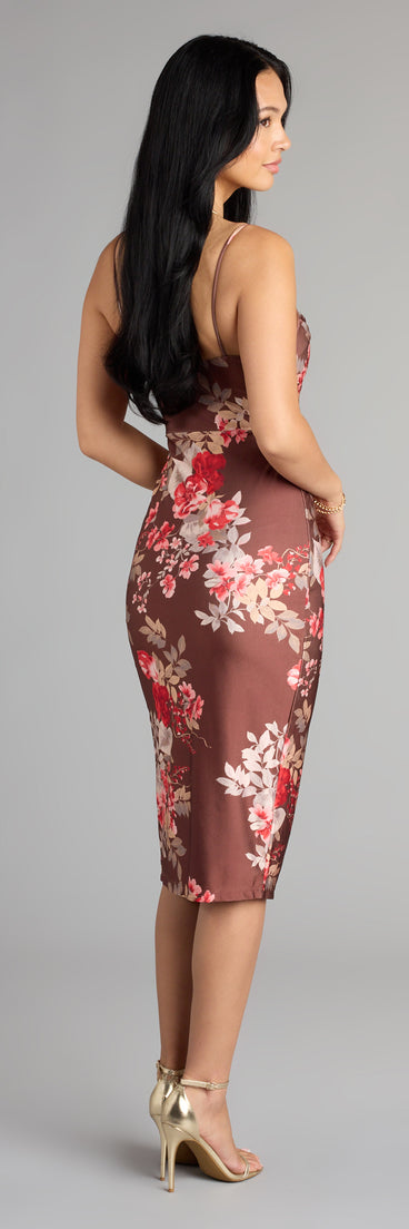 Style your seasonal looks with the In Bloom Floral Slit Midi Dress, a trend-right, fall dress designed for any plan on your calendar with new and unqiue details.
