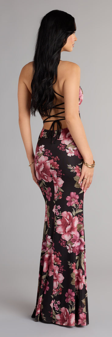 The Garden Goddess Floral Lace-Up Maxi Dress is your new go-to Windsor dress—effortless, versatile, and made to update your fall style in seconds.
