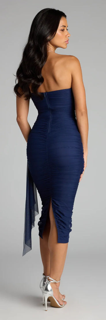Style your seasonal looks with the Own The Room Strapless Mesh Midi Dress, a trend-right, navy blue fall dress designed for any plan on your calendar with new and unqiue details.