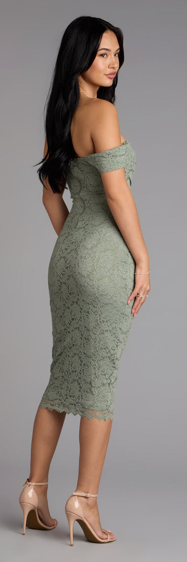 The Lavish And Lovely Bodycon Lace Midi Dress is your new go-to Windsor dress—effortless, versatile, and made to update your fall style in seconds.
