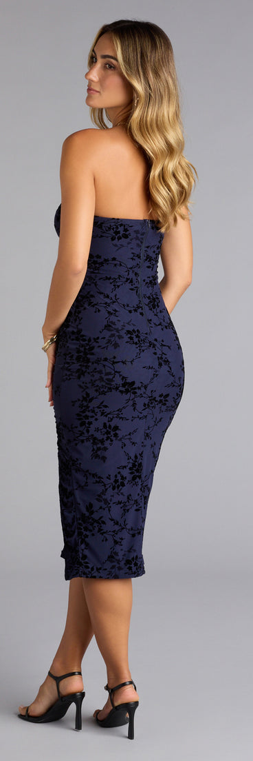 The Velvet Vision Flocked Floral Strapless Midi Dress is your new go-to Windsor dress—effortless, versatile, and made to update your fall style in seconds.