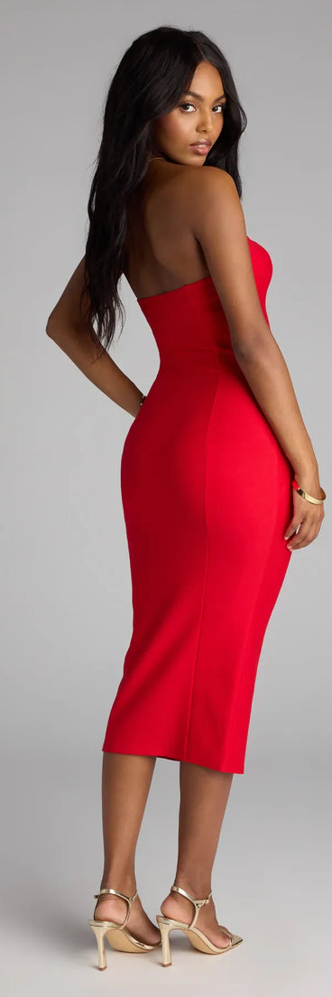 Style your seasonal looks with the Serving Chic Vibes Strapless Bodycon Midi Dress, a trend-right, red fall dress designed for any plan on your calendar with new and unqiue details.