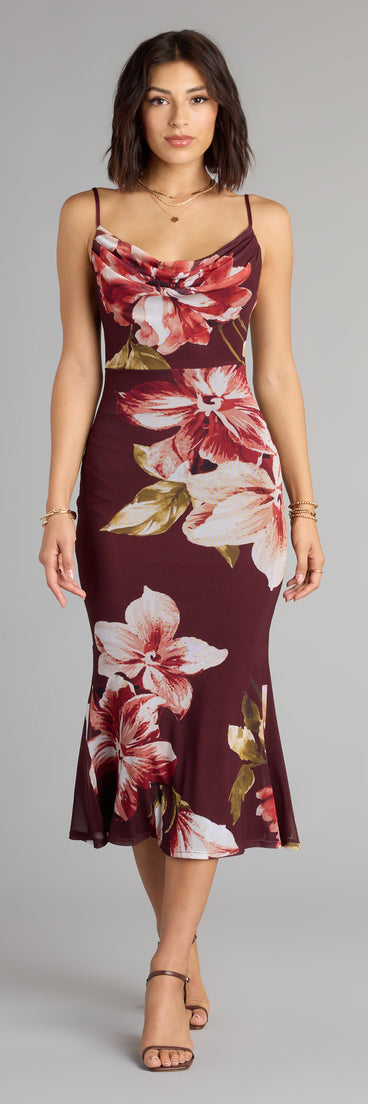 Style your seasonal looks with the Bloom Mood Floral Open Back Midi Dress, a trend-right, fall dress designed for any plan on your calendar with new and unqiue details.