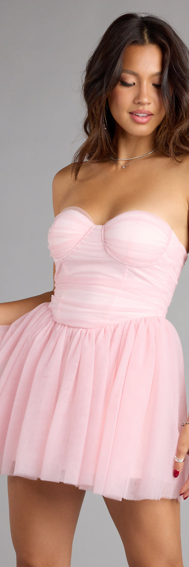 The Sweet Flirt Tulle Corset Skater Dress is your new go-to Windsor dress—effortless, versatile, and made to update your fall style in seconds.