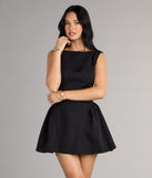 Style your seasonal looks with the Chic Sensation Low Back Crepe Skater Dress, a trend-right, fall dress designed for any plan on your calendar with new and unqiue details.